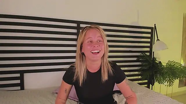 stefanny ruiz  online show from January 16, 3:46 pm