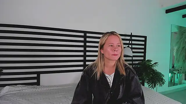 stefanny ruiz  online show from January 21, 12:29 pm