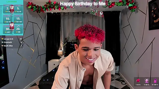 Snapshot of Noah_Smith04 chatting on December 16, 2:49 pm Noah Smith04 online show from December 16, 2:49 pm