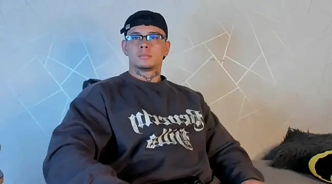 NoahhBrown online show from January 16, 3:02 am