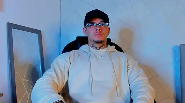 NoahhBrown online show from February 20, 3:34 am