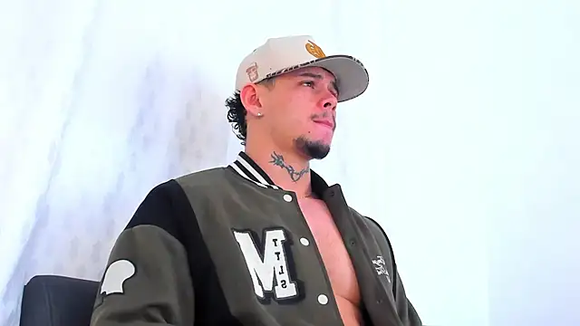 NoahhBrown online show from October 12, 3:49 am