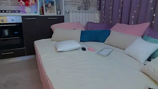 AyanaJoy online show from October 28, 10:45 pm