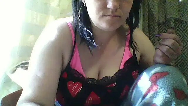 HollyLaBerry online show from May 16, 7:05 am