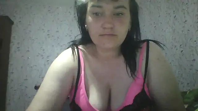 HollyLaBerry online show from June 14, 5:53 am