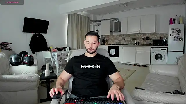 ZackFraser online show from November 4, 9:19 am