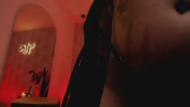 Nicolemorelli2 online show from January 16, 1:37 pm