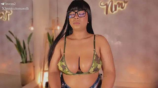 Nicolemorelli2 online show from March 26, 1:38 pm