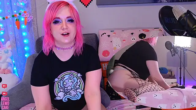 Angel-Lewd-Cake online show from April 4, 3:20 pm