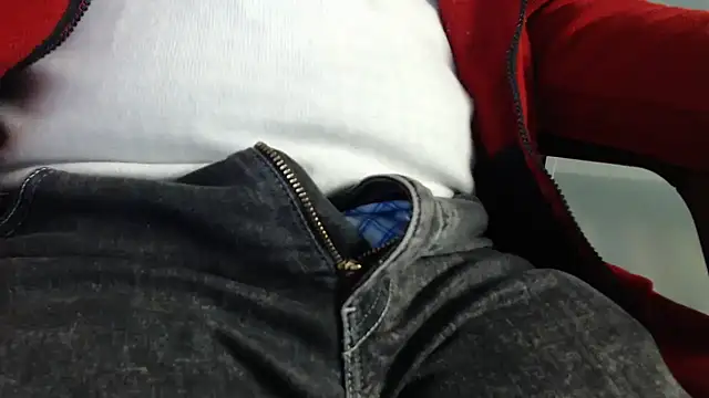 Snapshot of smoothandtiny chatting on March 3, 7:32 am smoothandtiny online show from March 3, 7:32 am