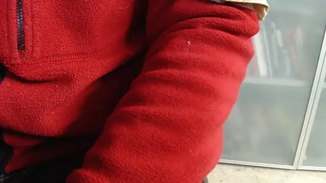 Snapshot of smoothandtiny chatting on March 18, 6:36 am smoothandtiny online show from March 18, 6:36 am