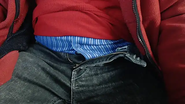 Snapshot of smoothandtiny chatting on March 20, 5:24 am smoothandtiny online show from March 20, 5:24 am