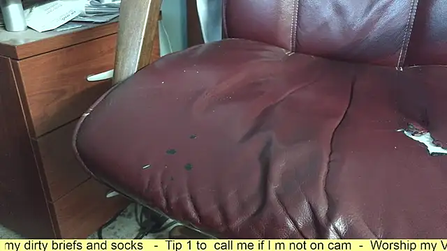 Snapshot of smoothandtiny chatting on October 1, 6:30 am smoothandtiny online show from October 1, 6:30 am