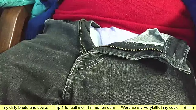 Snapshot of smoothandtiny chatting on October 5, 4:11 am smoothandtiny online show from October 5, 4:11 am