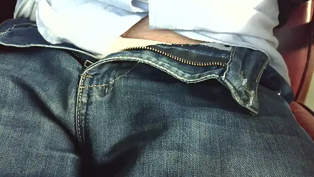 Snapshot of smoothandtiny chatting on December 4, 7:28 am smoothandtiny online show from December 4, 7:28 am