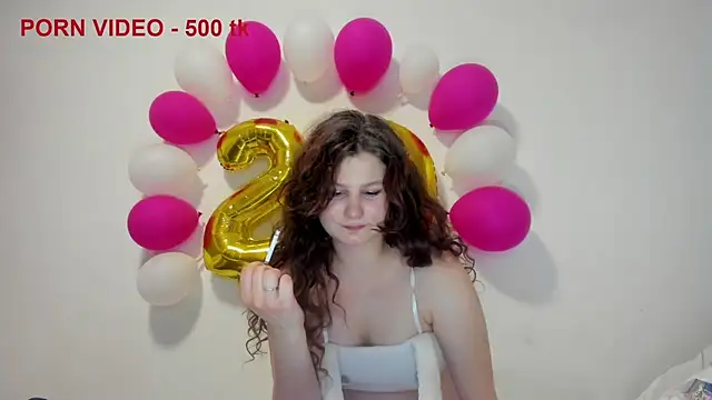 Snapshot of Charlotte_wow chatting on June 15, 7:38 pm Charlotte wow online show from June 15, 7:38 pm