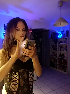 Snapshot of Luna_Kitanna chatting on September 20, 9:49 pm Luna Kitanna online show from September 20, 9:49 pm