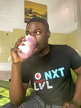 Snapshot of Pinepool21 chatting on September 25, 12:36 am Pinepool21 online show from September 25, 12:36 am