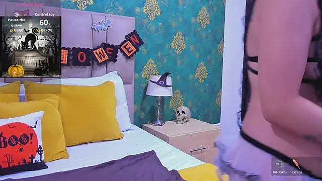 SuzanSmithh online show from October 18, 2:29 pm