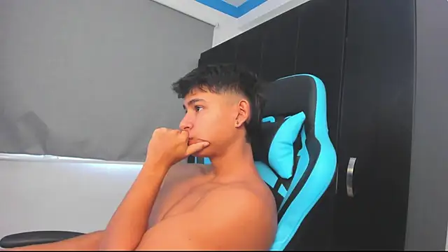 Bray Kevin online show from October 27, 4:44 pm