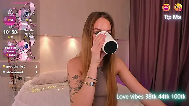 Snapshot of Tracy-Taylor chatting on January 20, 6:42 am Tracy-Taylor online show from January 20, 6:42 am