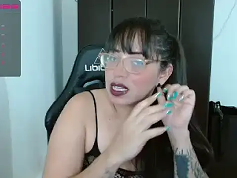 natashasmithe online show from January 3, 4:44 am