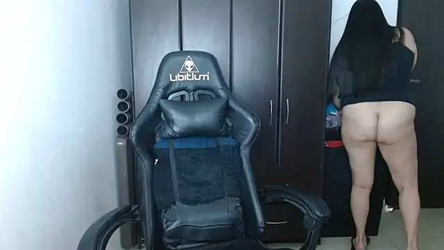 natashasmithe online show from March 11, 8:20 pm