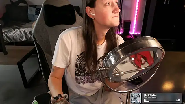 Clairedelilah online show from February 14, 7:32 pm