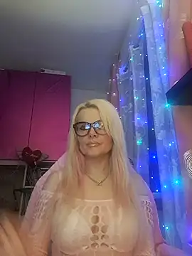 Snapshot of Angeldevilus chatting on February 5, 6:15 pm Angeldevilus online show from February 5, 6:15 pm