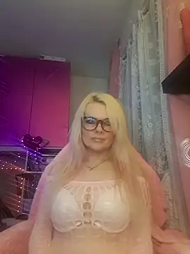 Snapshot of Angeldevilus chatting on February 10, 11:13 pm Angeldevilus online show from February 10, 11:13 pm