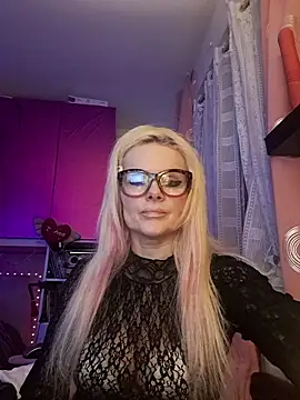 Snapshot of Angeldevilus chatting on February 14, 1:13 am Angeldevilus online show from February 14, 1:13 am