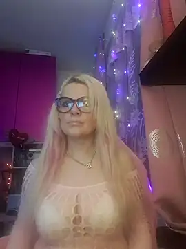 Snapshot of Angeldevilus chatting on March 1, 6:11 pm Angeldevilus online show from March 1, 6:11 pm