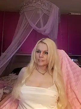 Snapshot of Angeldevilus chatting on April 23, 4:42 pm Angeldevilus online show from April 23, 4:42 pm