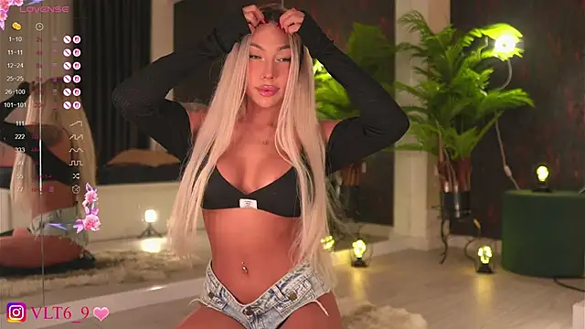 Snapshot of violettabunny03 chatting on November 20, 11:48 pm violettabunny03 online show from November 20, 11:48 pm