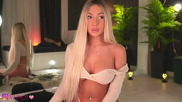 Snapshot of violettabunny03 chatting on November 27, 11:07 pm violettabunny03 online show from November 27, 11:07 pm