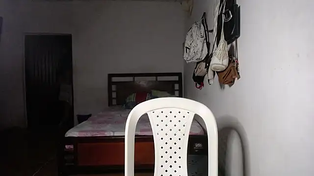 Snapshot of foxysweet09 chatting on January 13, 11:38 pm foxysweet09 online show from January 13, 11:38 pm