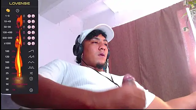 Snapshot of yosoy_enzo2020 chatting on December 4, 4:38 pm yosoy enzo2020 online show from December 4, 4:38 pm