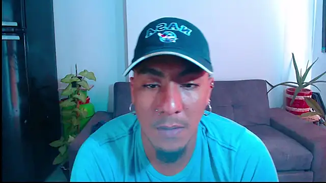 Snapshot of yosoy_enzo2020 chatting on December 11, 3:37 pm yosoy enzo2020 online show from December 11, 3:37 pm