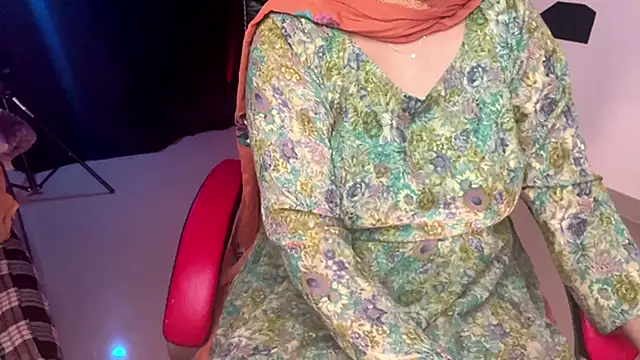 Snapshot of tigress_kashish chatting on February 28, 7:03 pm tigress kashish online show from February 28, 7:03 pm