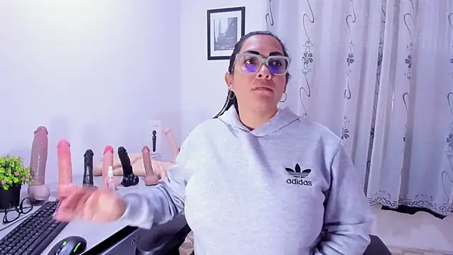 MelissaaCortes online show from February 17, 1:07 pm