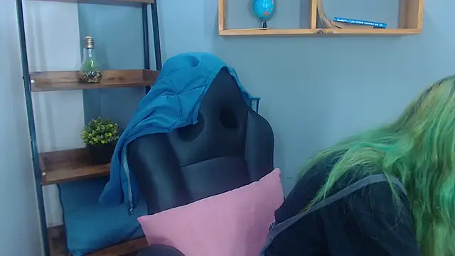 Erika Stevens online show from November 15, 1:25 am