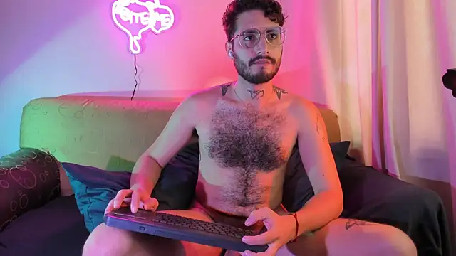 axel giracr online show from November 25, 7:25 pm