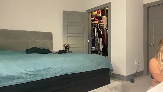 Snapshot of ElenaErickson chatting on December 19, 12:02 am ElenaErickson online show from December 19, 12:02 am