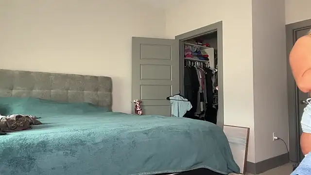 Snapshot of ElenaErickson chatting on February 17, 7:42 pm ElenaErickson online show from February 17, 7:42 pm