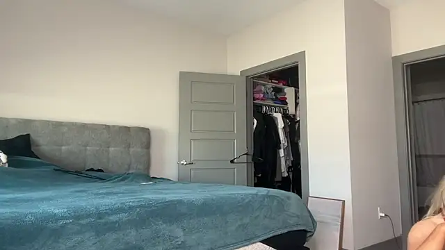 Snapshot of ElenaErickson chatting on February 26, 8:00 pm ElenaErickson online show from February 26, 8:00 pm