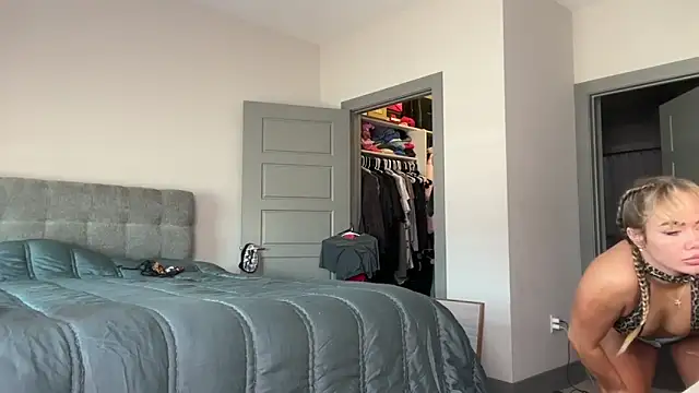 Snapshot of ElenaErickson chatting on March 17, 7:48 pm ElenaErickson online show from March 17, 7:48 pm