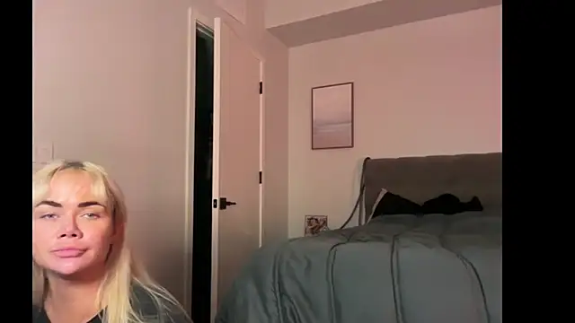 Snapshot of ElenaErickson chatting on January 7, 4:48 am ElenaErickson online show from January 7, 4:48 am