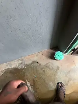 Snapshot of amil93sl chatting on October 1, 10:21 am amil93sl online show from October 1, 10:21 am