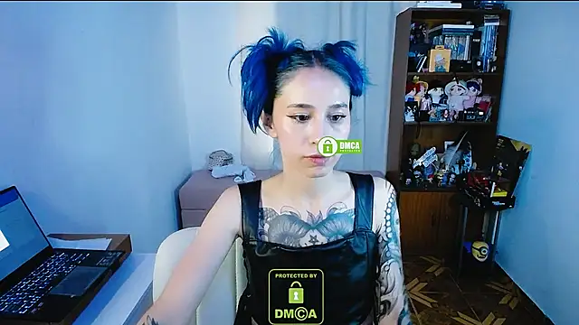 Snapshot of dakota_senju chatting on December 13, 10:13 pm dakota senju online show from December 13, 10:13 pm