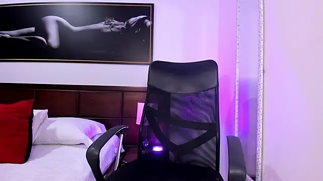 Snapshot of valery_camber chatting on March 21, 8:29 pm valery camber online show from March 21, 8:29 pm